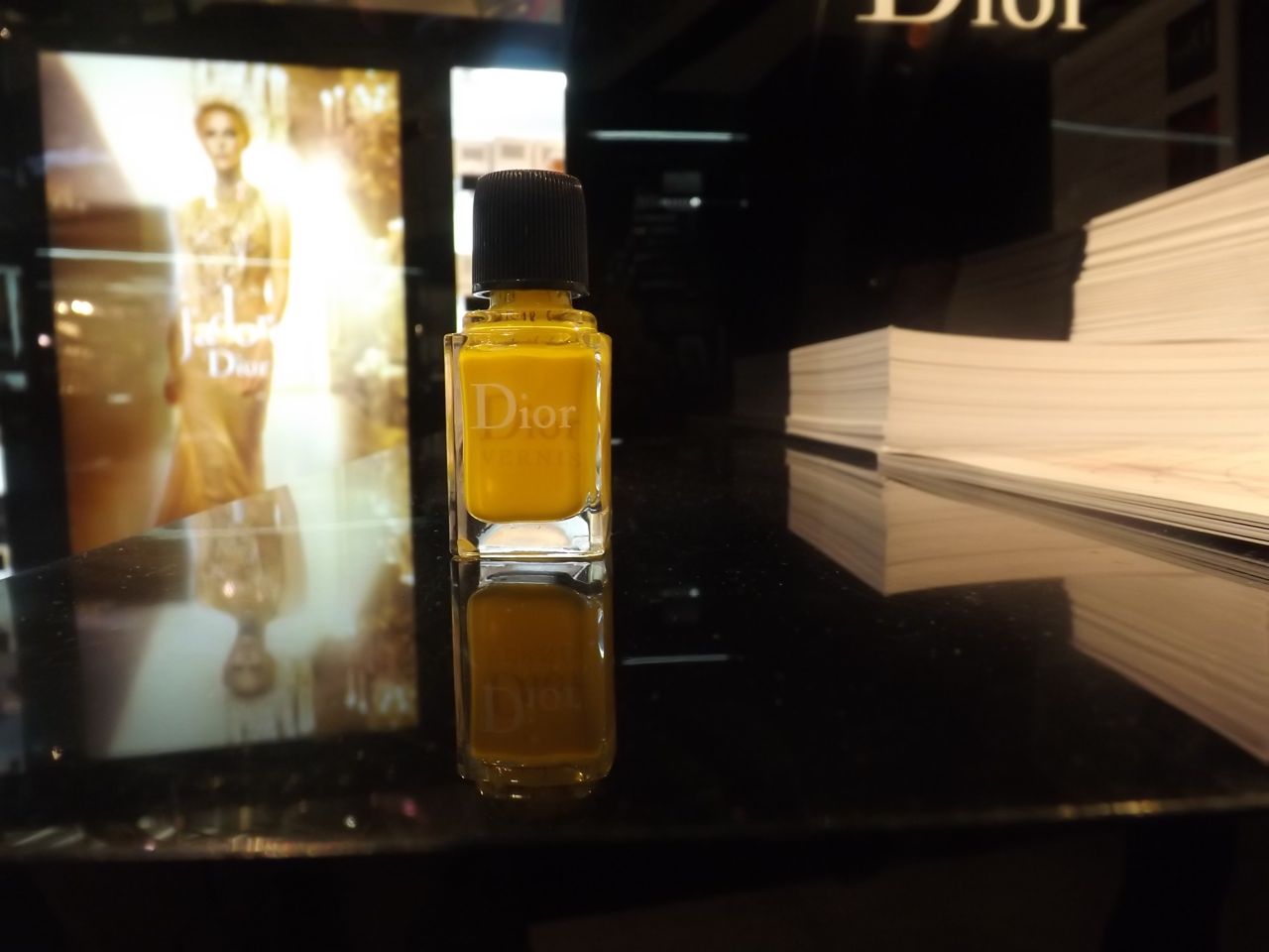 <!--:en-->YELLOW!!!!The  Signal Color at Dior and I love it!!!!!!<!--:-->